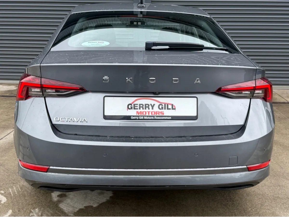 Skoda Octavia STYLE 2.0 TDI 115bhp  *AUTOMATIC * - Image 6