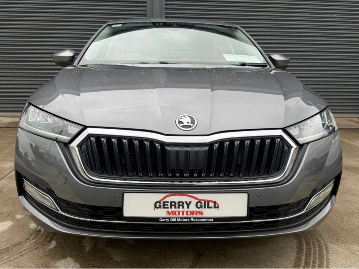 Skoda Octavia STYLE 2.0 TDI 115bhp  *AUTOMATIC * - Image 2