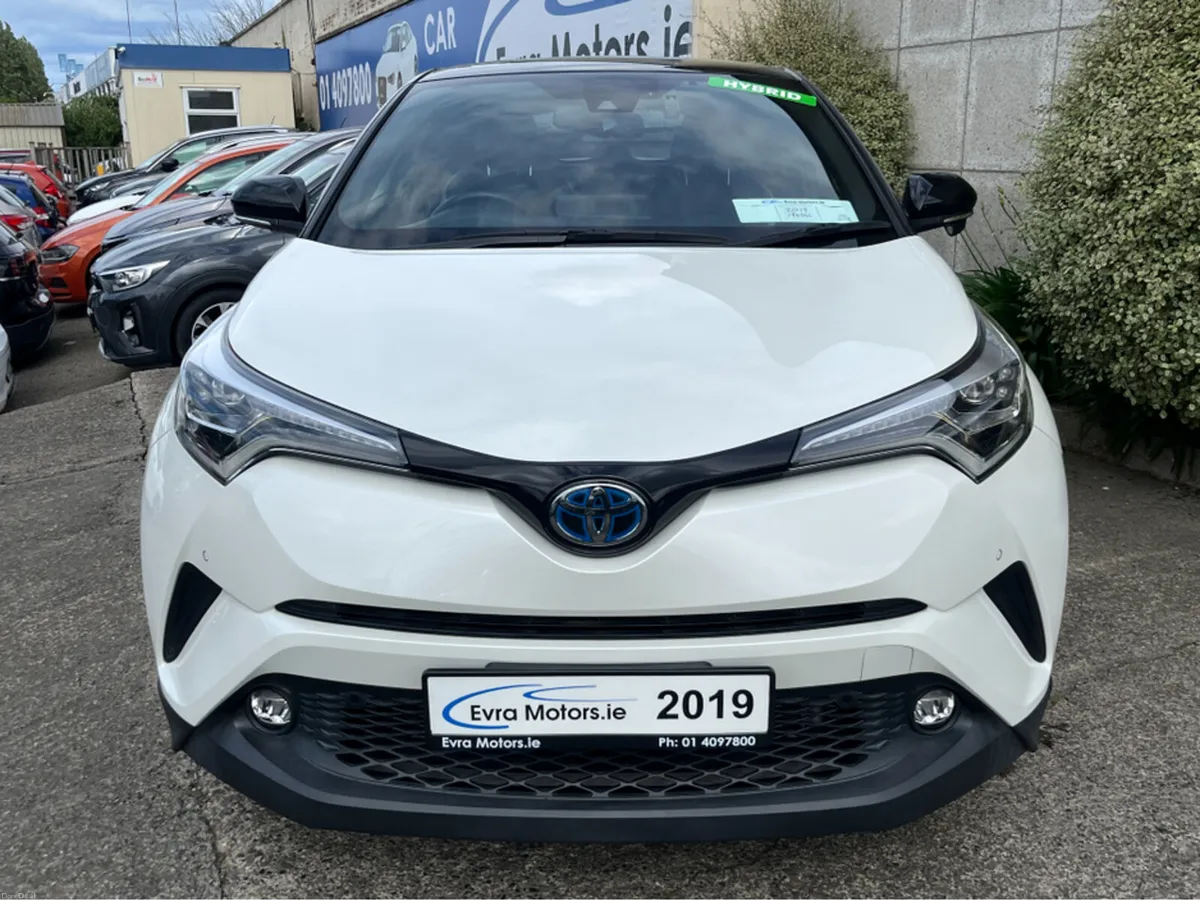 Toyota C-HR SOL NERO AUTOMATIC HYBRID 1.8 PETROL / - Image 2