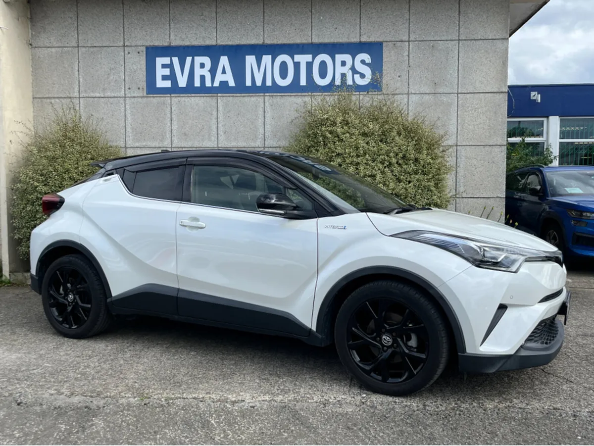 Toyota C-HR SOL NERO AUTOMATIC HYBRID 1.8 PETROL / - Image 3