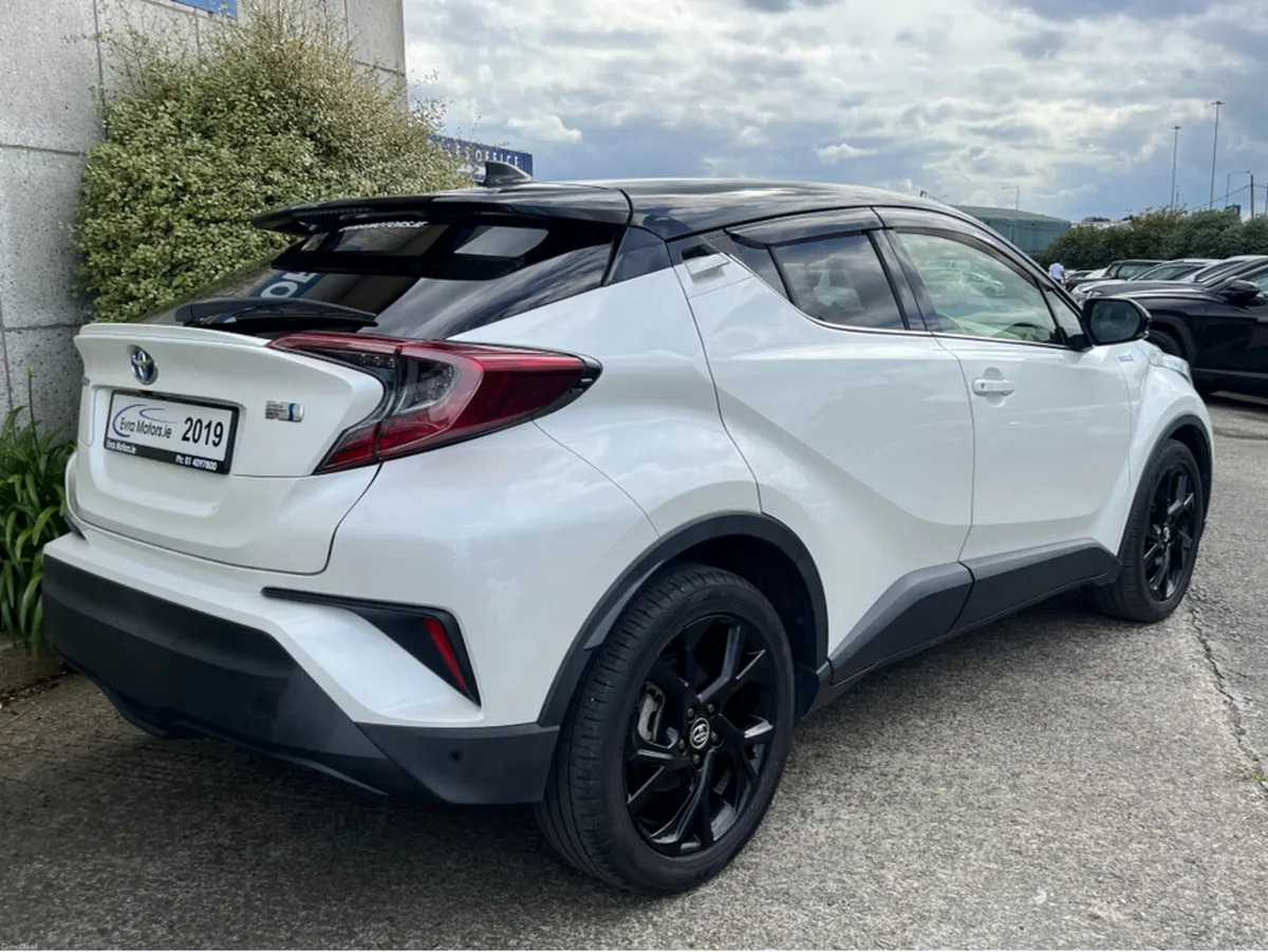 Toyota C-HR SOL NERO AUTOMATIC HYBRID 1.8 PETROL / - Image 4