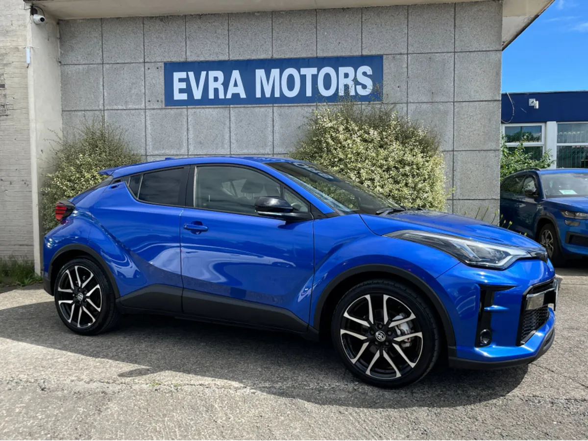 Toyota C-HR GR SPORT AUTOMATIC HYBRID 1.8 PETROL / - Image 3