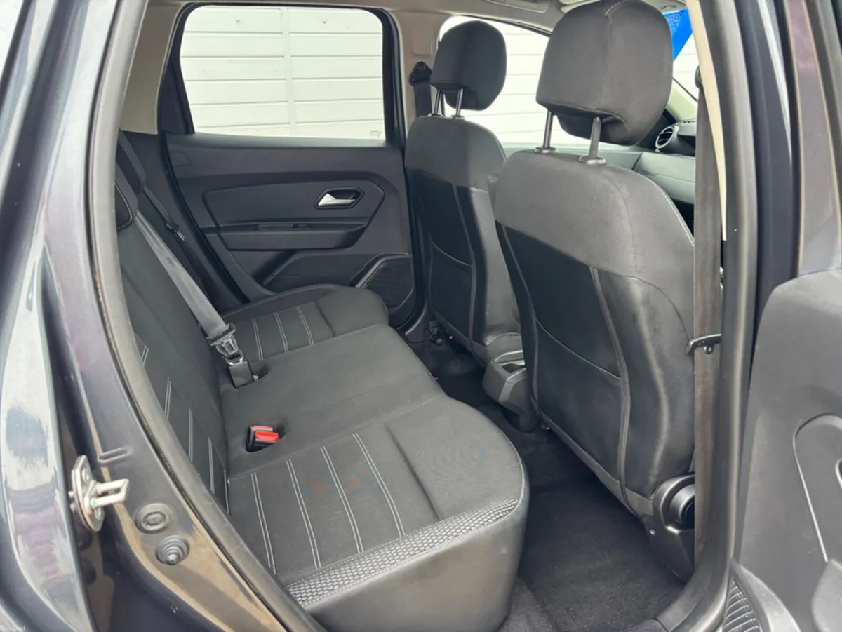 Dacia Duster PRESTIGE BLUE DCI 115 M 4DR - Image 6