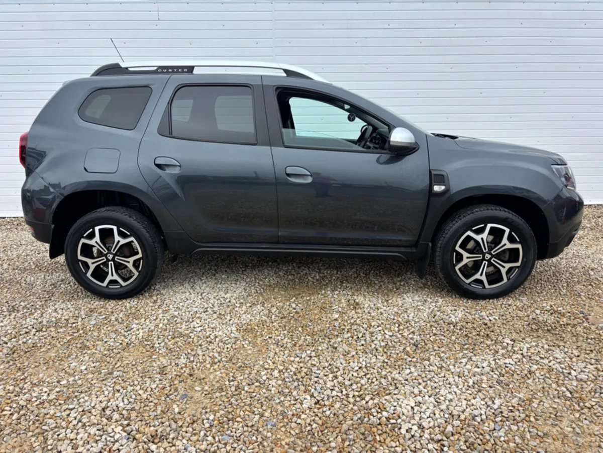 Dacia Duster PRESTIGE BLUE DCI 115 M 4DR - Image 2