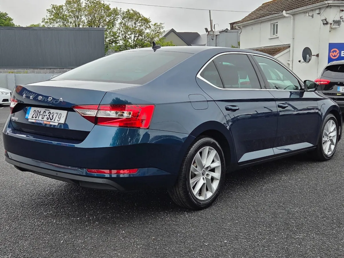 Skoda Superb 1.6 TDI SE TECH 120PS 5 - Image 4