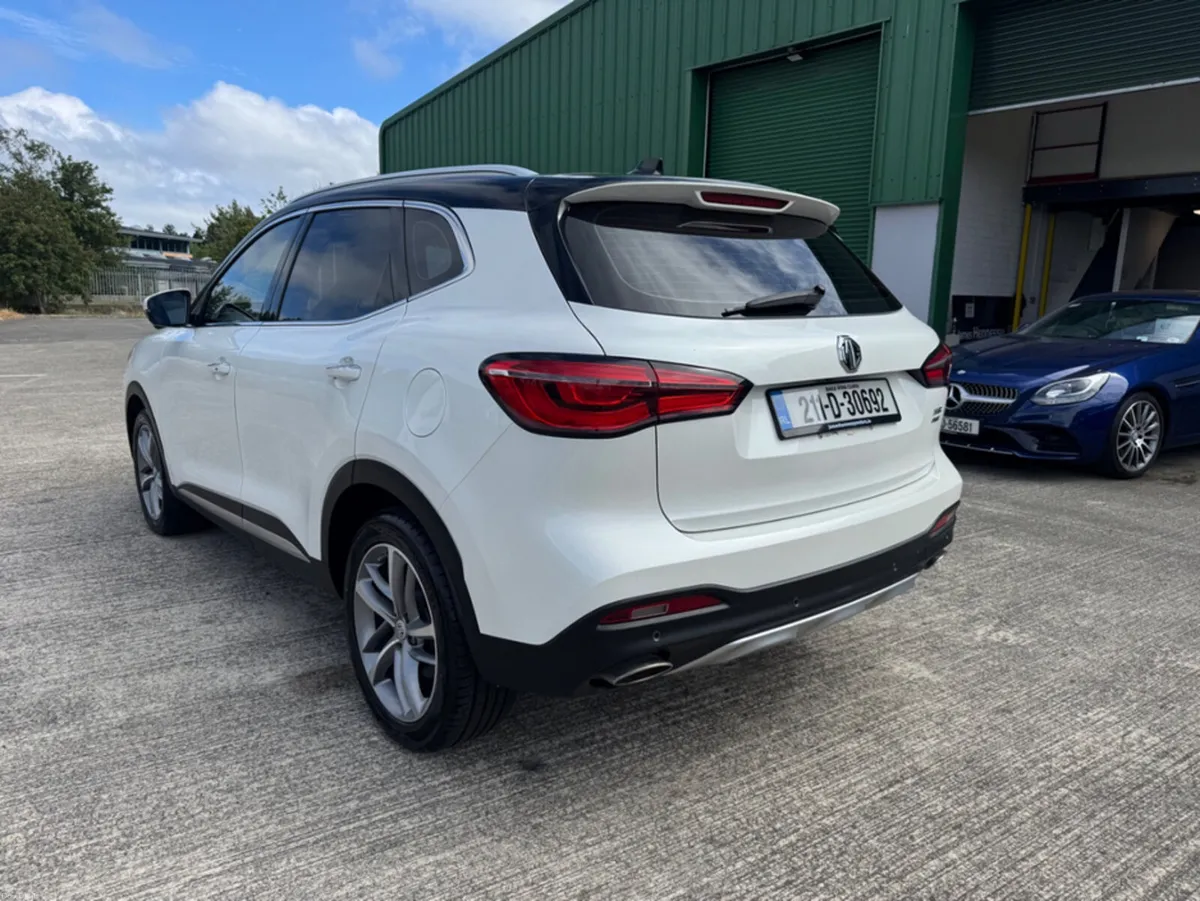 MG HS HSE PHEV - EXCLUSIVE 5DR AUTO - Image 4