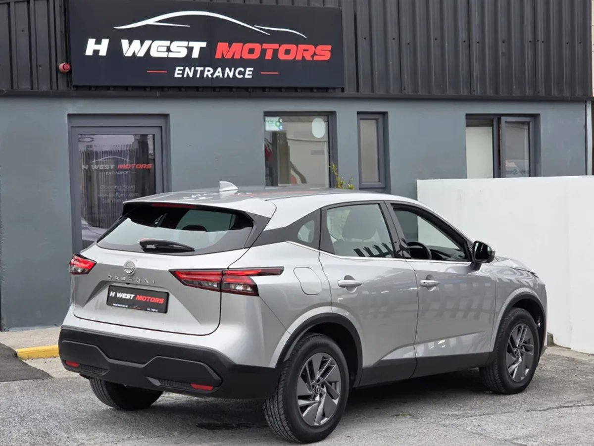 Nissan Qashqai QQ 1.3 HYB SV MY2 4DR - Image 3