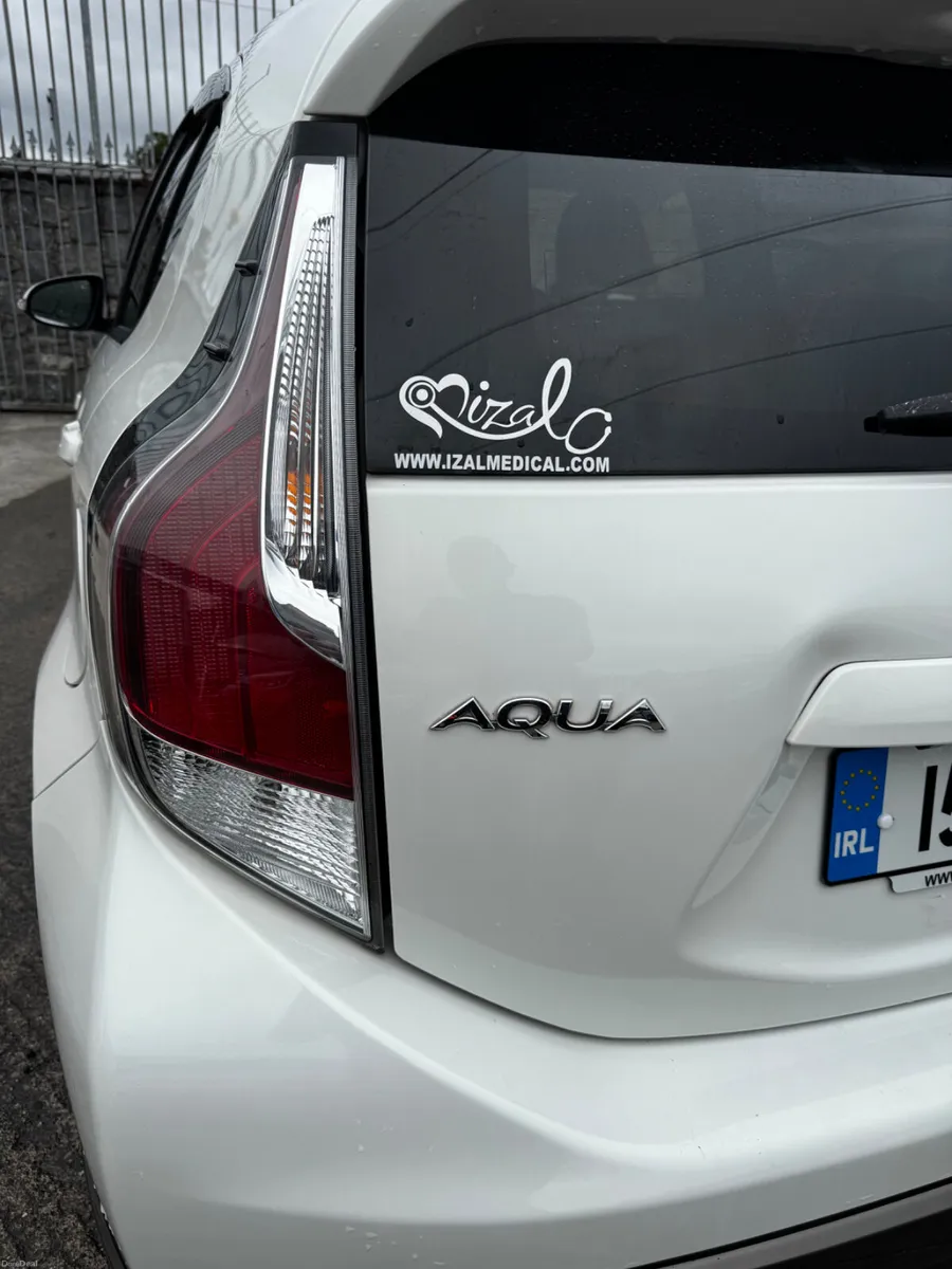 **Toyota Aqua 2015 Hybrid – Excellent Condition** - Image 4