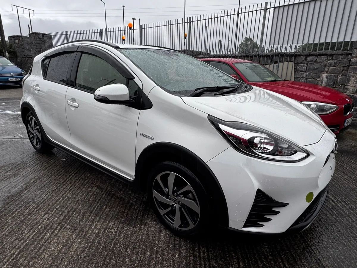 **Toyota Aqua 2017 Hybrid – Excellent Condition** - Image 3
