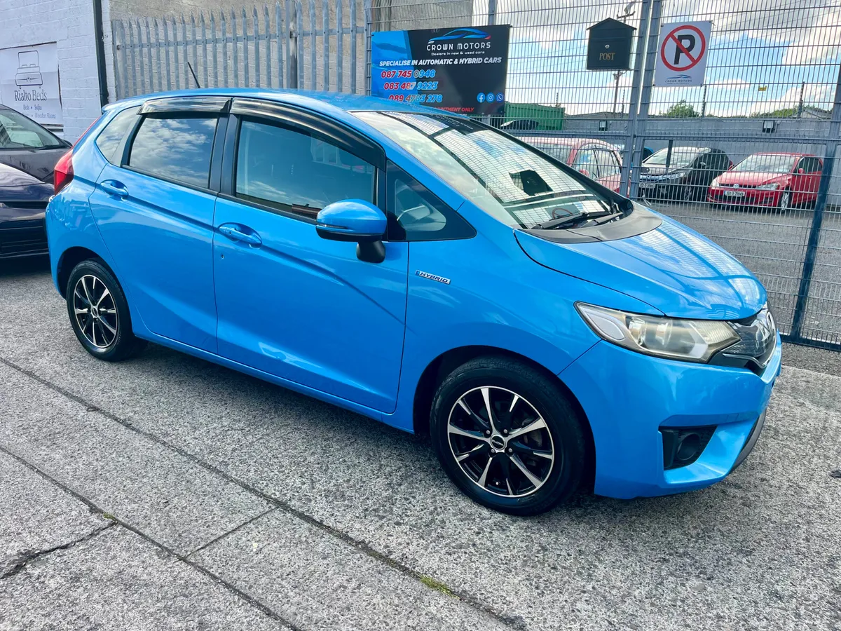 Honda fit hybrid 2013 - Image 1