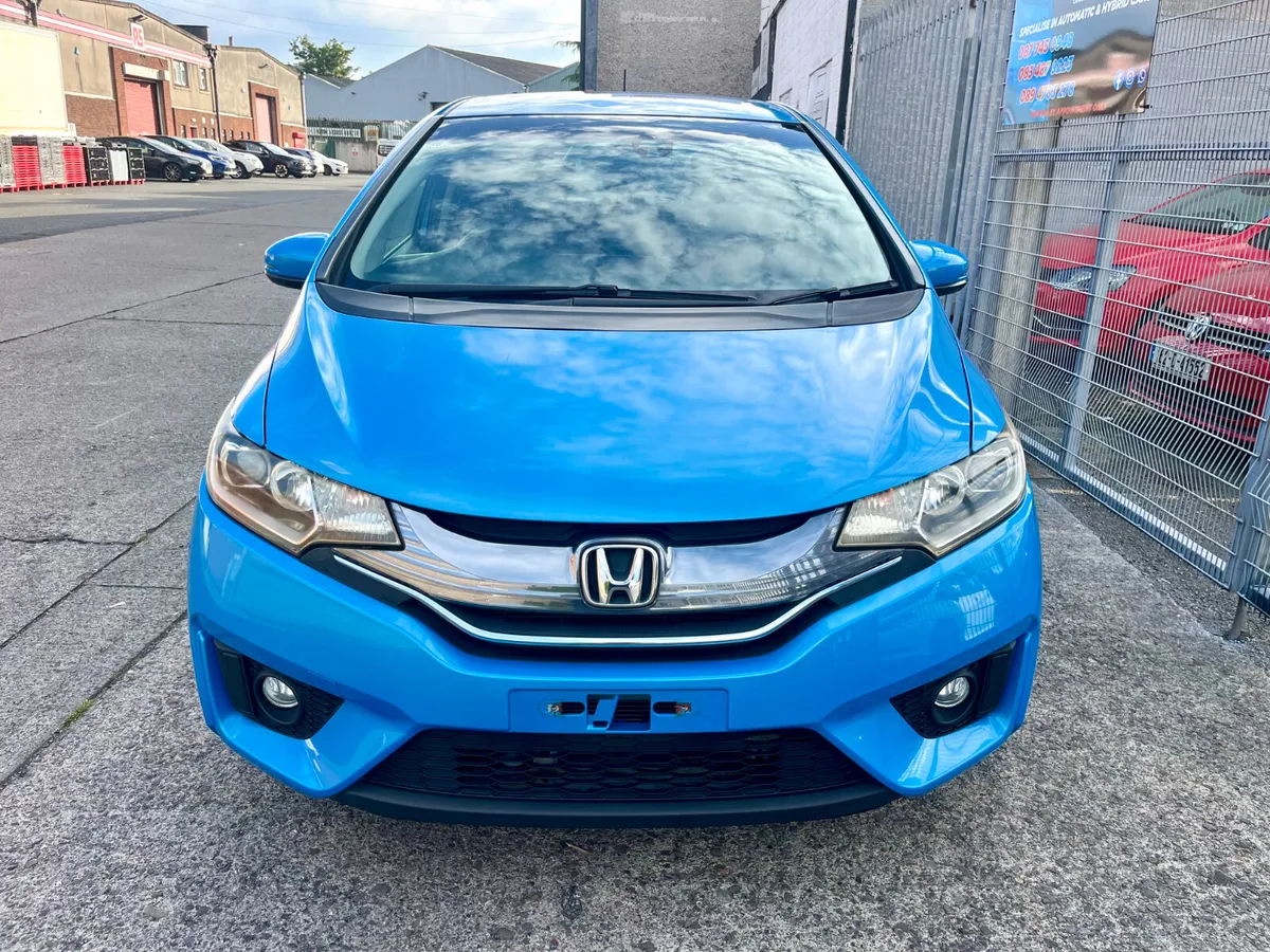 Honda fit hybrid 2013 - Image 6
