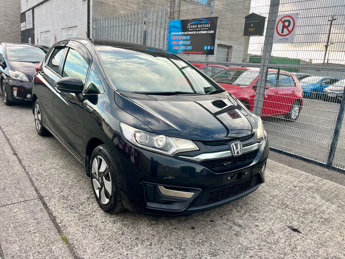 Honda fit 2014 hybrid Automatic - Image 2