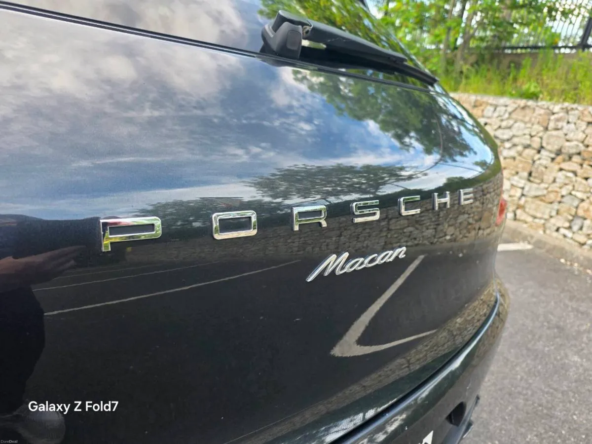 2018 Porsche Macan S 2.0 Turbo 4 Wheel Drive - Image 4