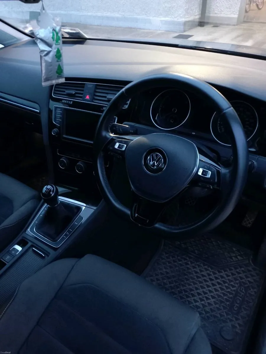 Volkswagen Golf - Image 4