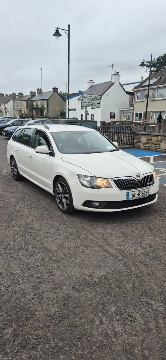 Skoda Superb 2014 - Image 4
