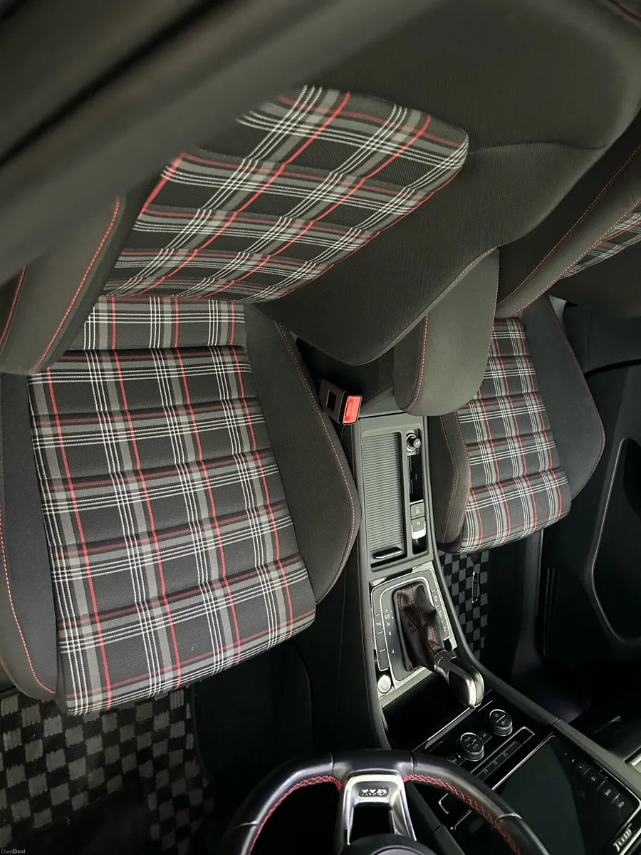 Car - Image 4