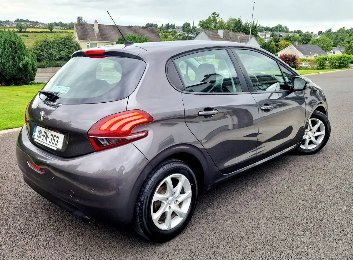 Peugeot 208 2019 - Image 2