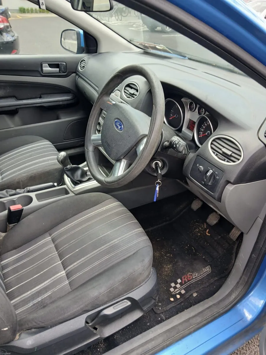 Ford Focus 2009 - Image 2