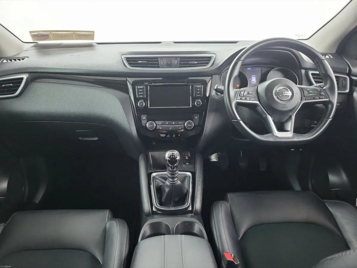 Nissan Qashqai 1.3 PET SV PREMIUM+PART LEATHER - Image 4