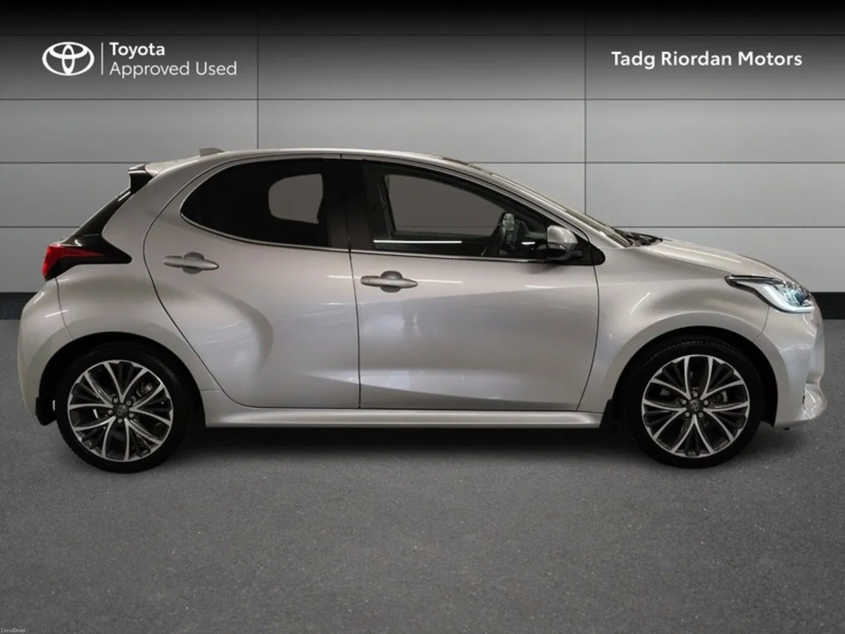 Toyota Yaris 1.5 HYBRID PLATINUM - Image 3