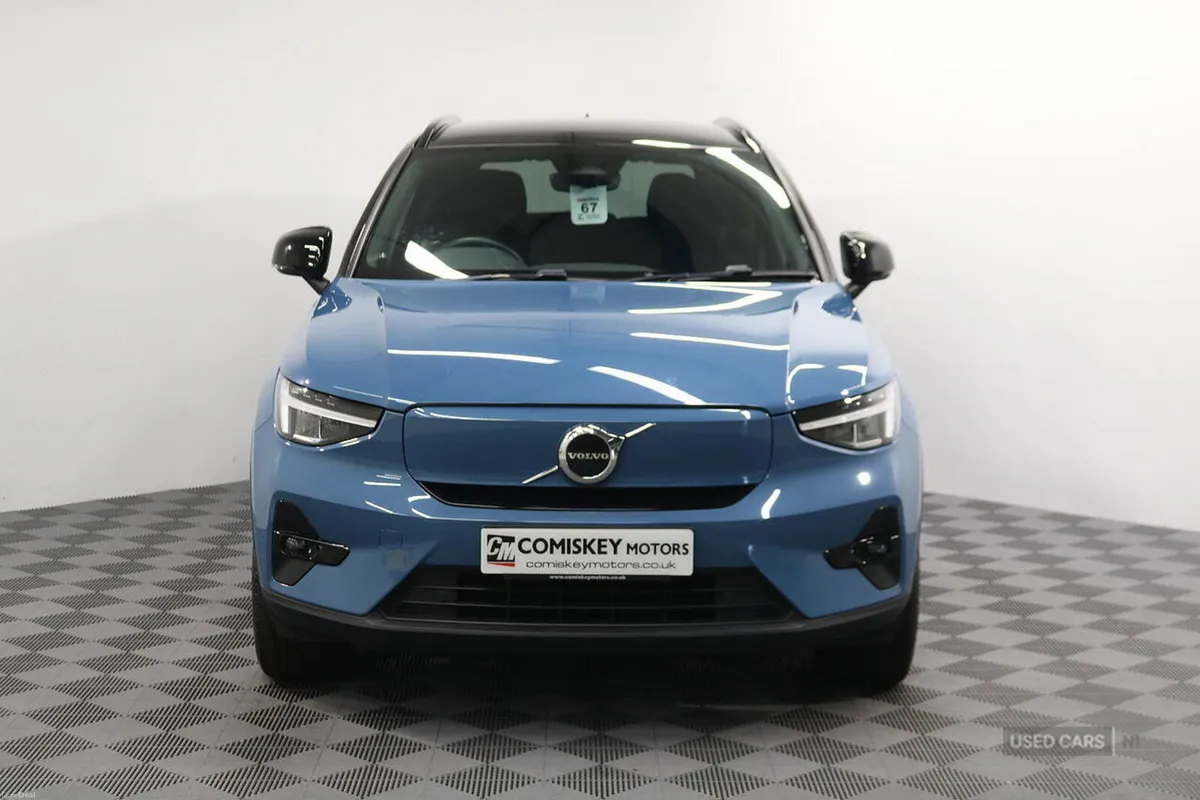 Volvo XC40 Plus - Image 2
