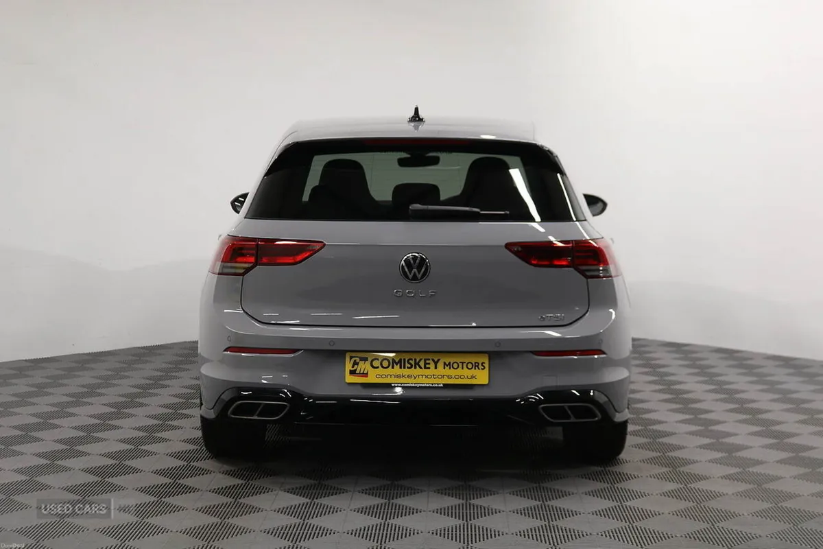 Volkswagen Golf eTSI MHEV R-Line - Image 5
