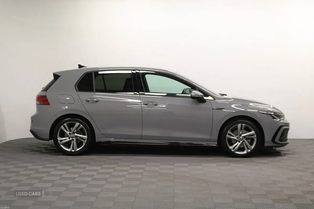 Volkswagen Golf eTSI MHEV R-Line - Image 6