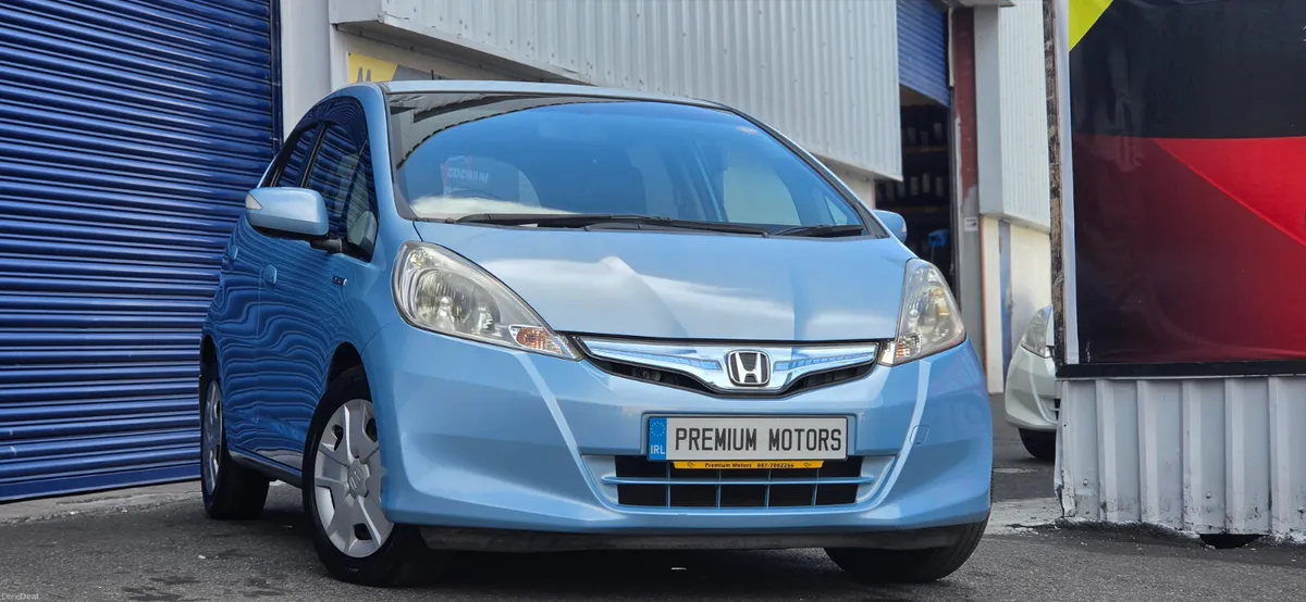 Honda Fit Hybrid - Image 2