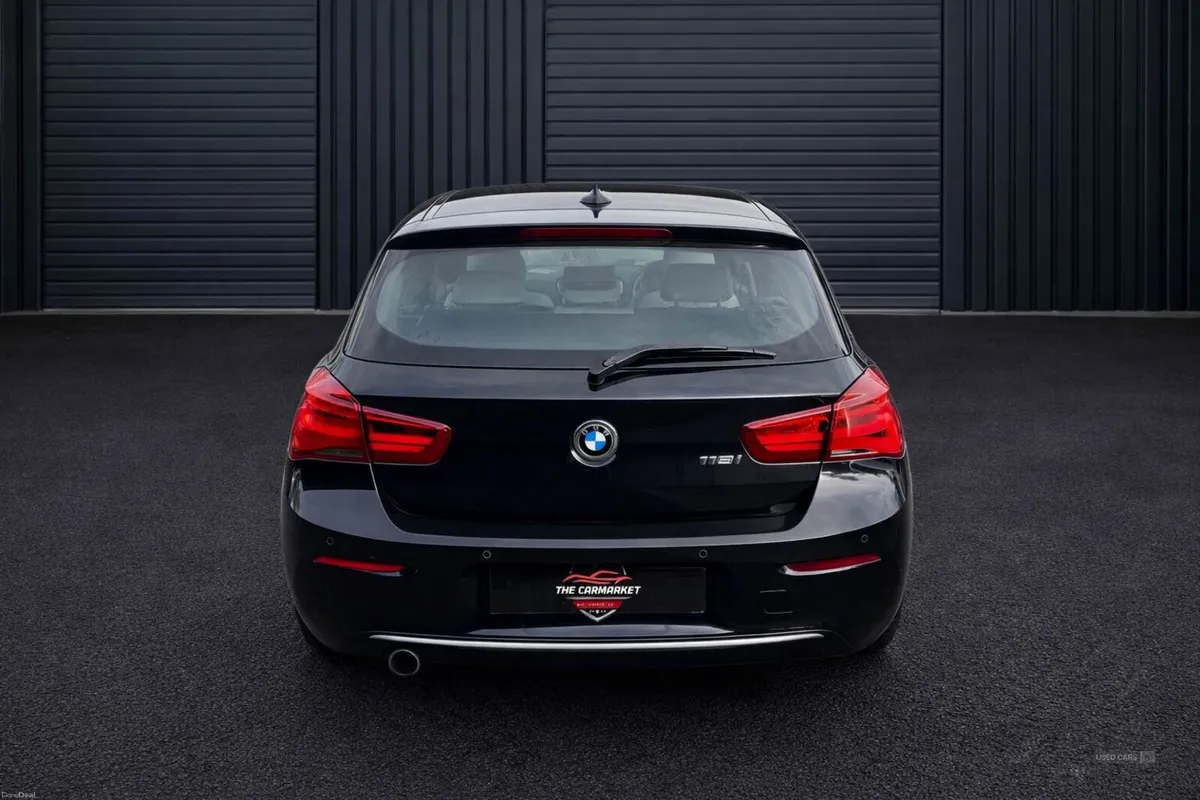 BMW 1-Series 1.5 118i EfficientDynamics SE Auto 5D - Image 6