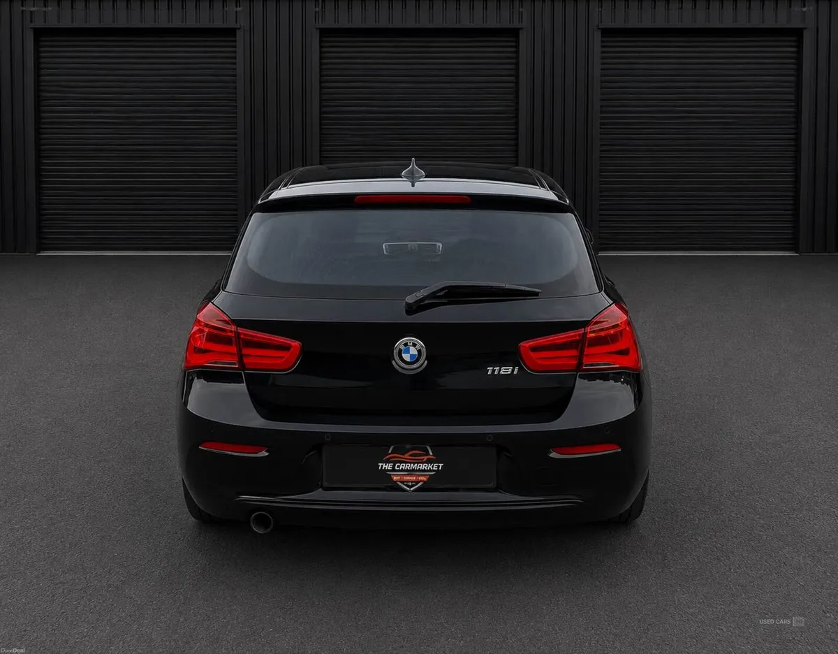 BMW 1-Series 1.5 118i EfficientDynamics SE Auto 5D - Image 6