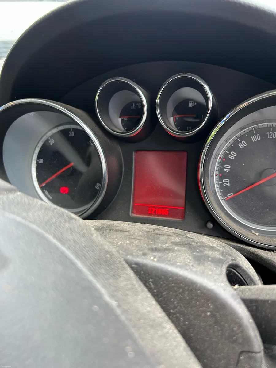 Opel Insignia **needs clutch** - Image 3