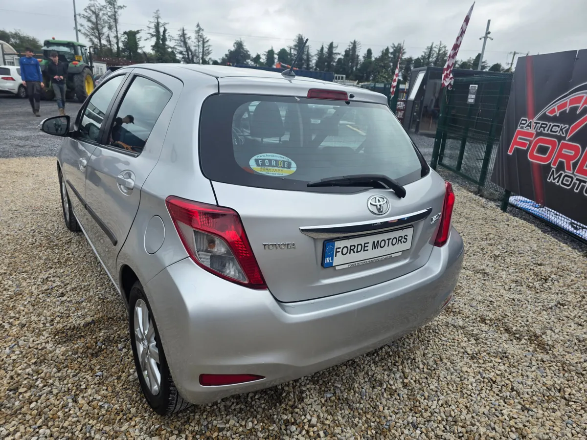 Toyota Yaris 2012 - Image 3