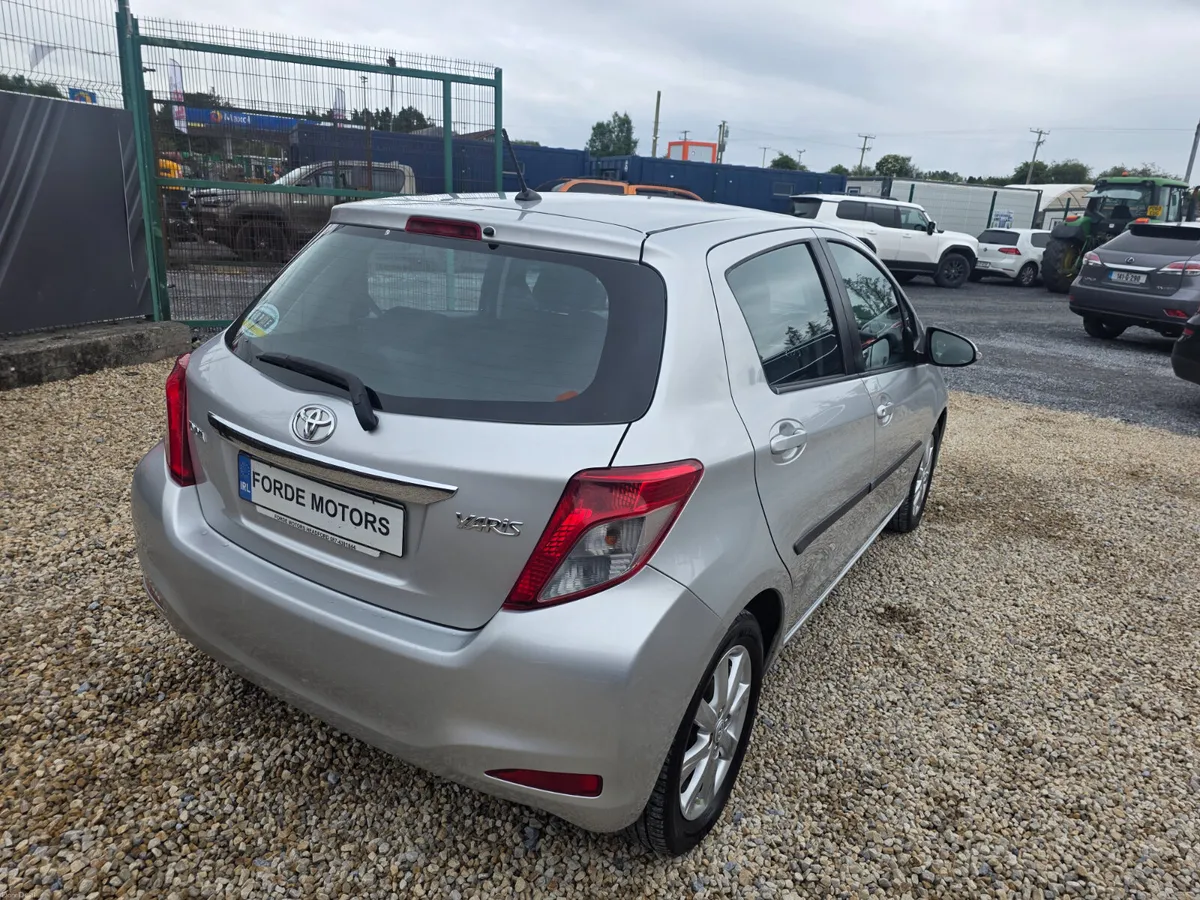 Toyota Yaris 2012 - Image 4