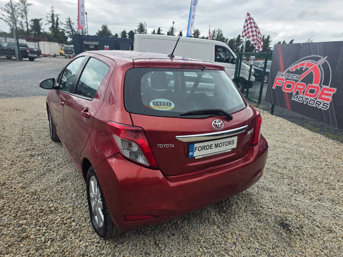 Toyota Yaris 2013 - Image 2