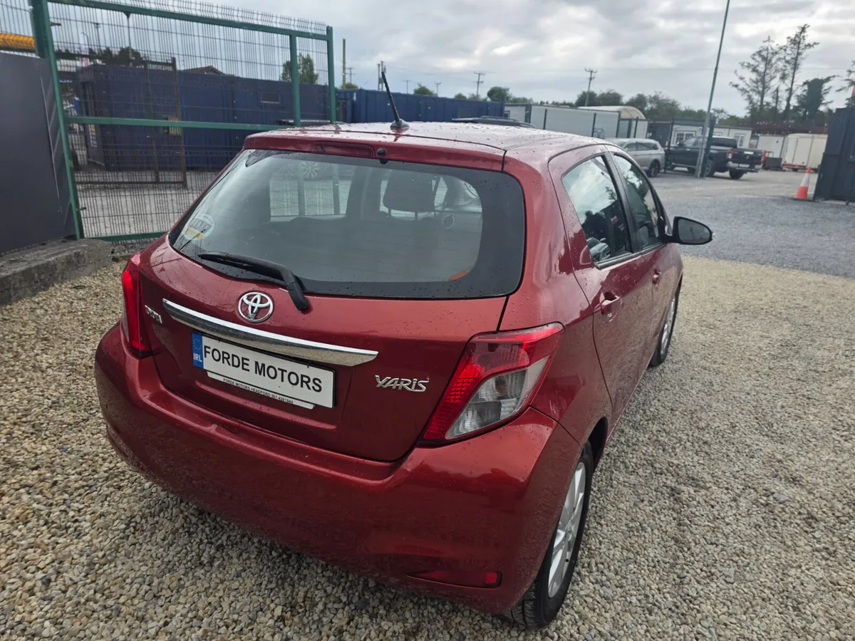 Toyota Yaris 2013 - Image 4