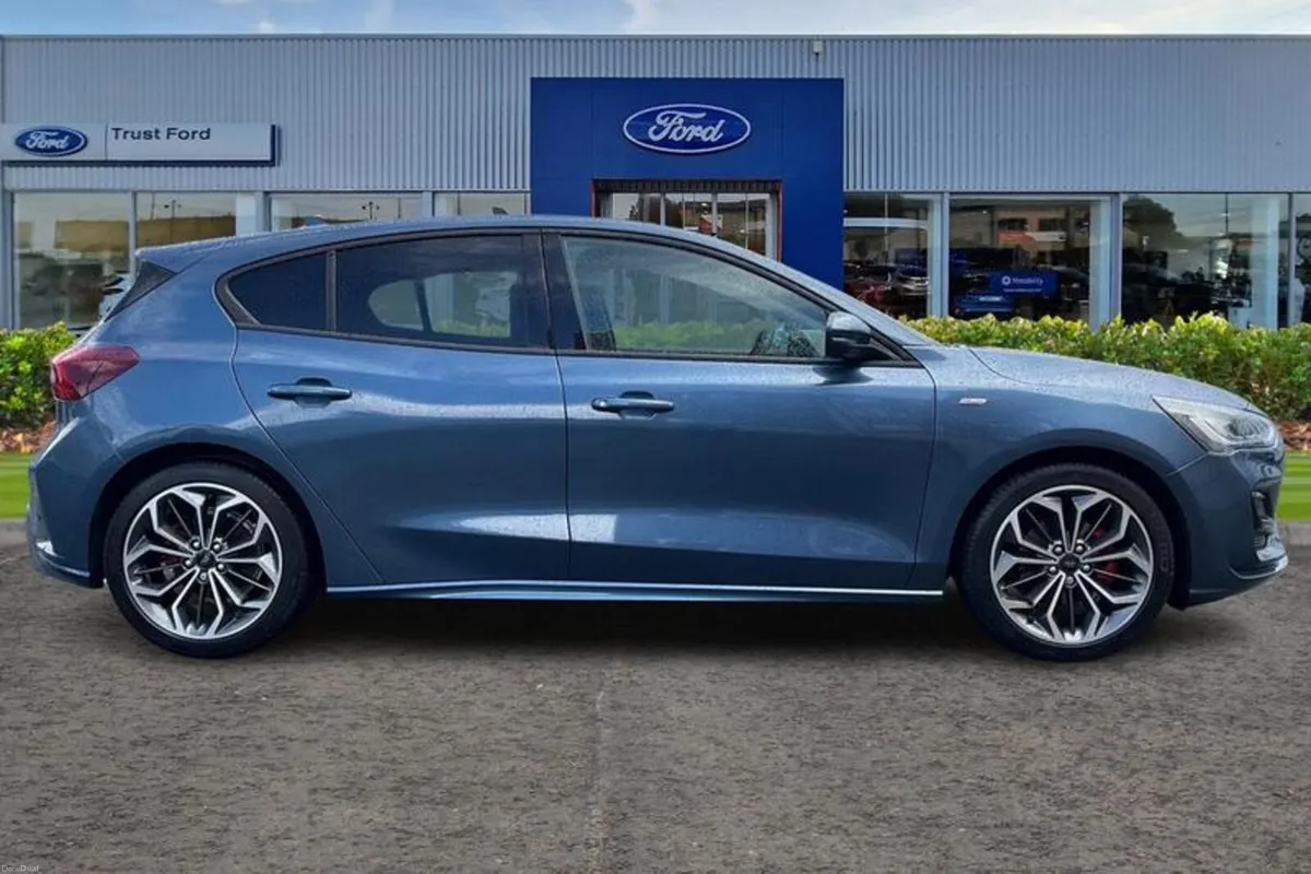 Ford Focus ST-Line X - Image 3