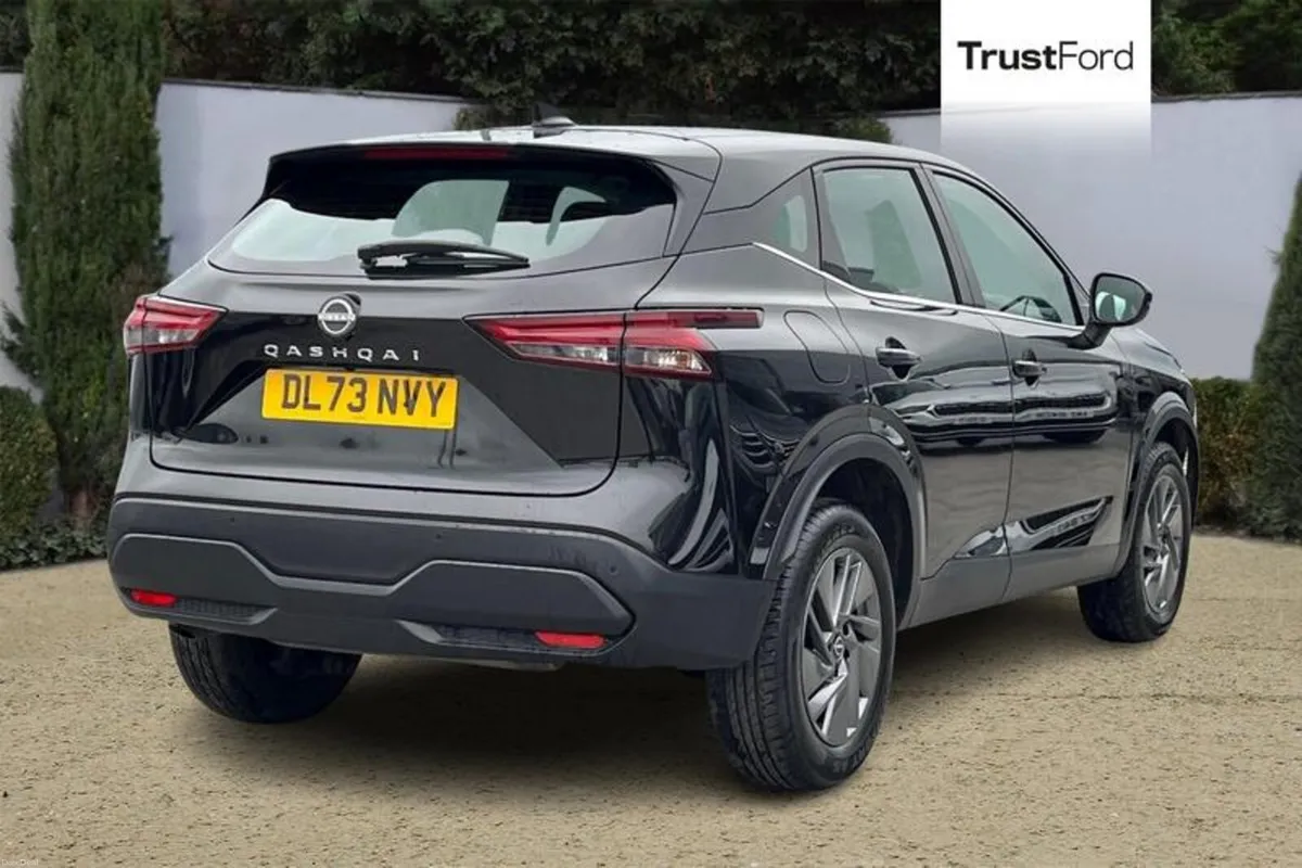 Nissan Qashqai Acenta Premium - Image 4