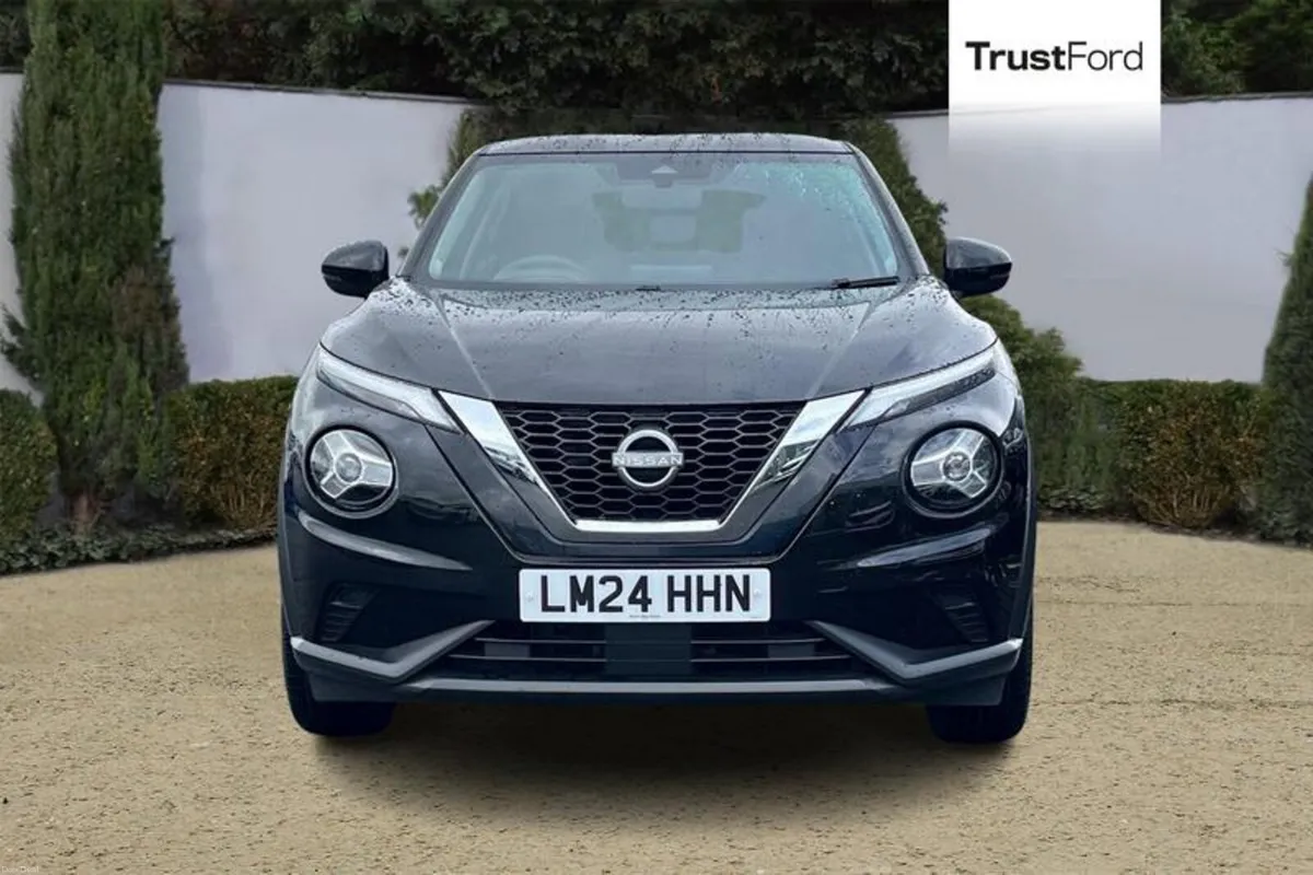 Nissan Juke 1.0 DIG-T Acenta SUV 5dr - REVERSING C - Image 6
