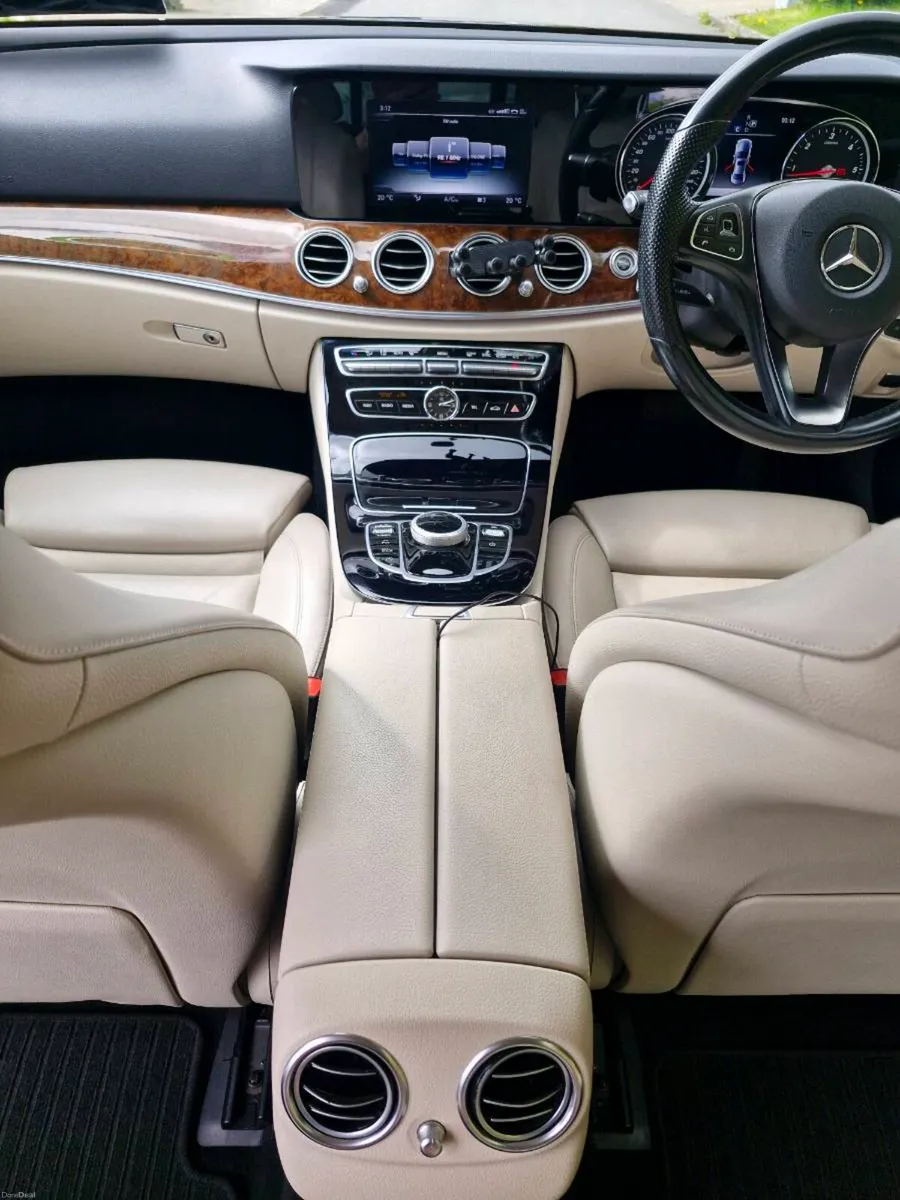 2017 Mercedes E220 - Image 4