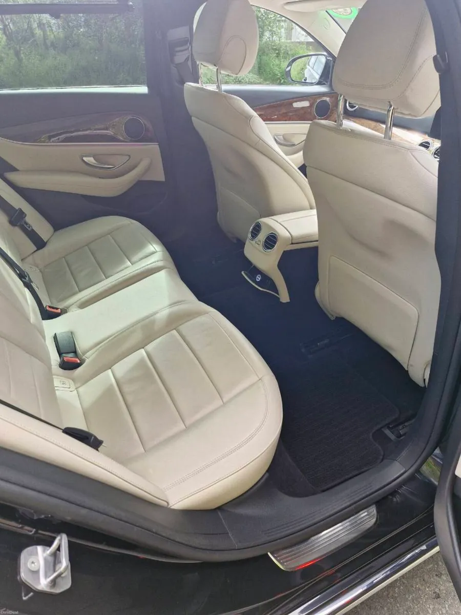 2017 Mercedes E220 - Image 6