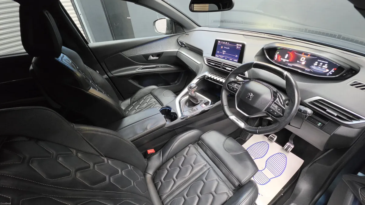 PEUGEOT 5008 GT MANUAL 7 SEATER - Image 4