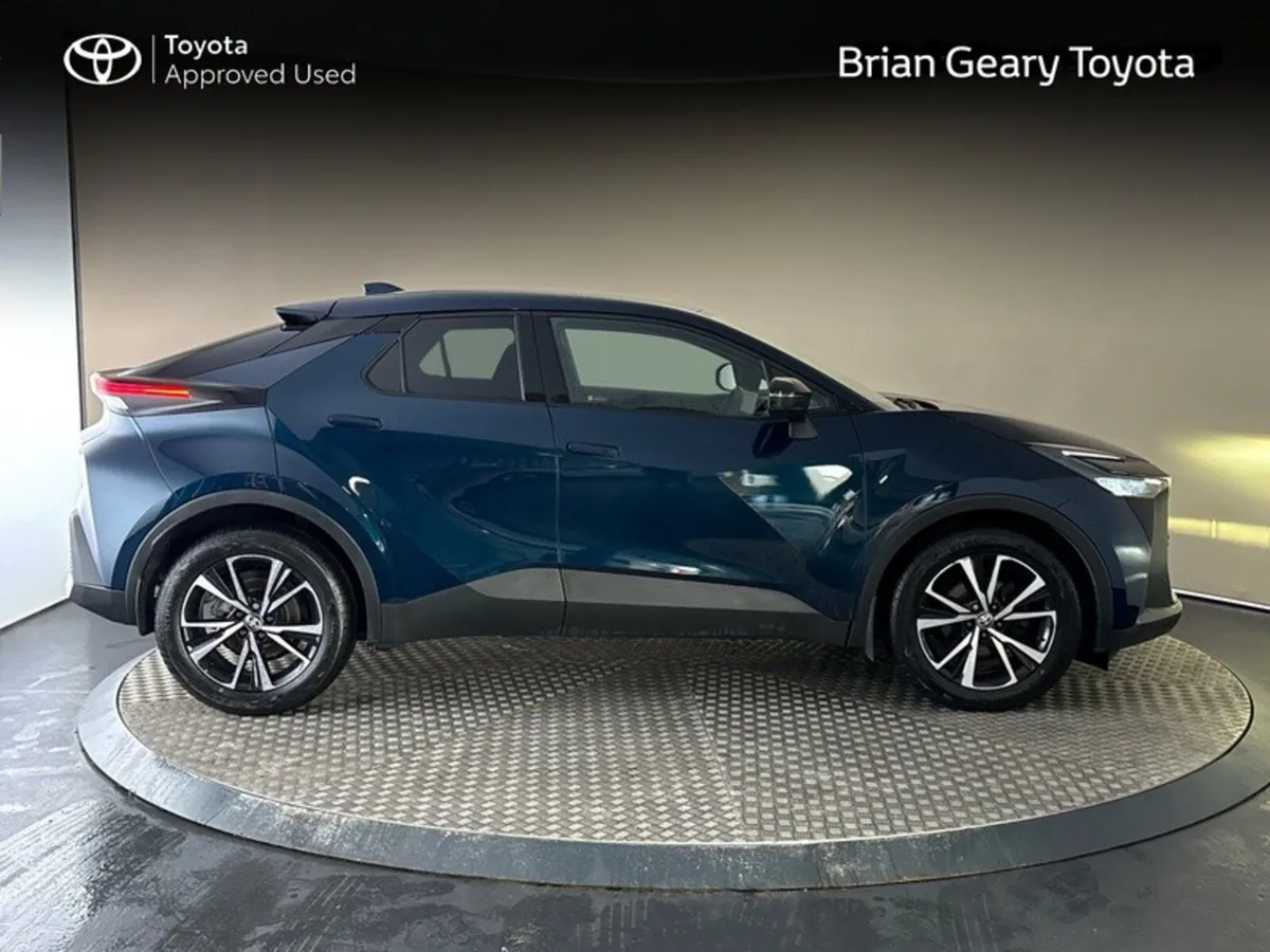 Toyota C-HR HYBRID SPORT - Image 3