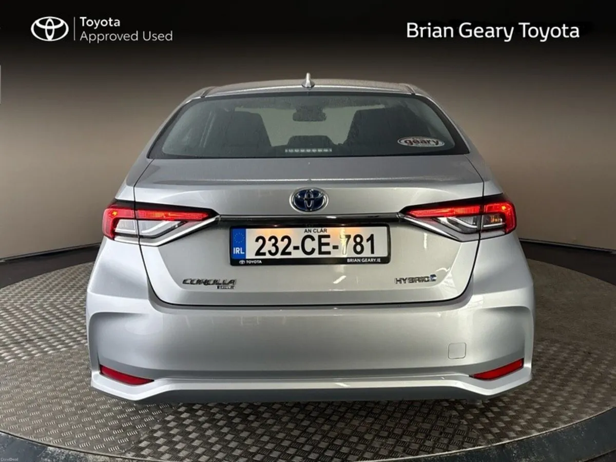 Toyota Corolla HYBRID LUNA SALOON - Image 4