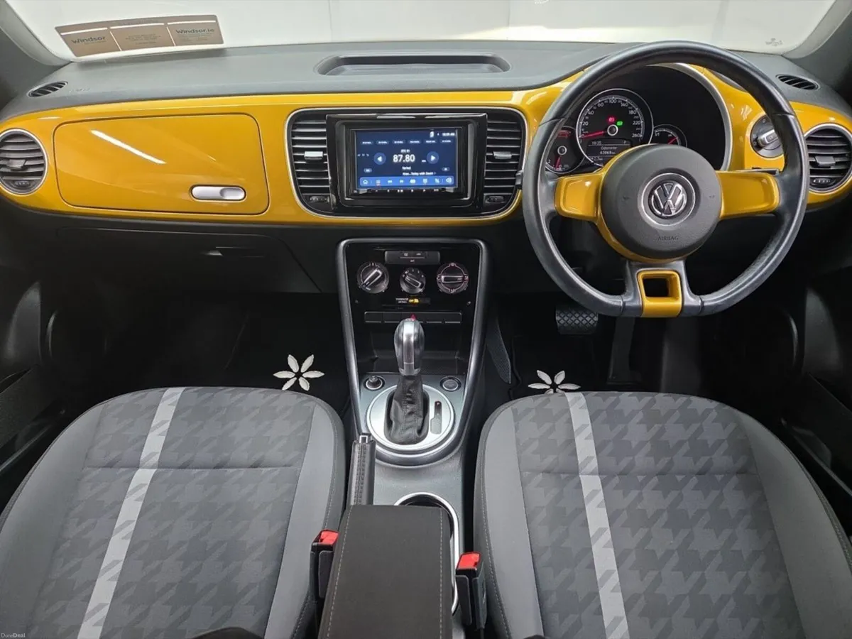 Volkswagen Beetle TSI Design DSG - Image 4