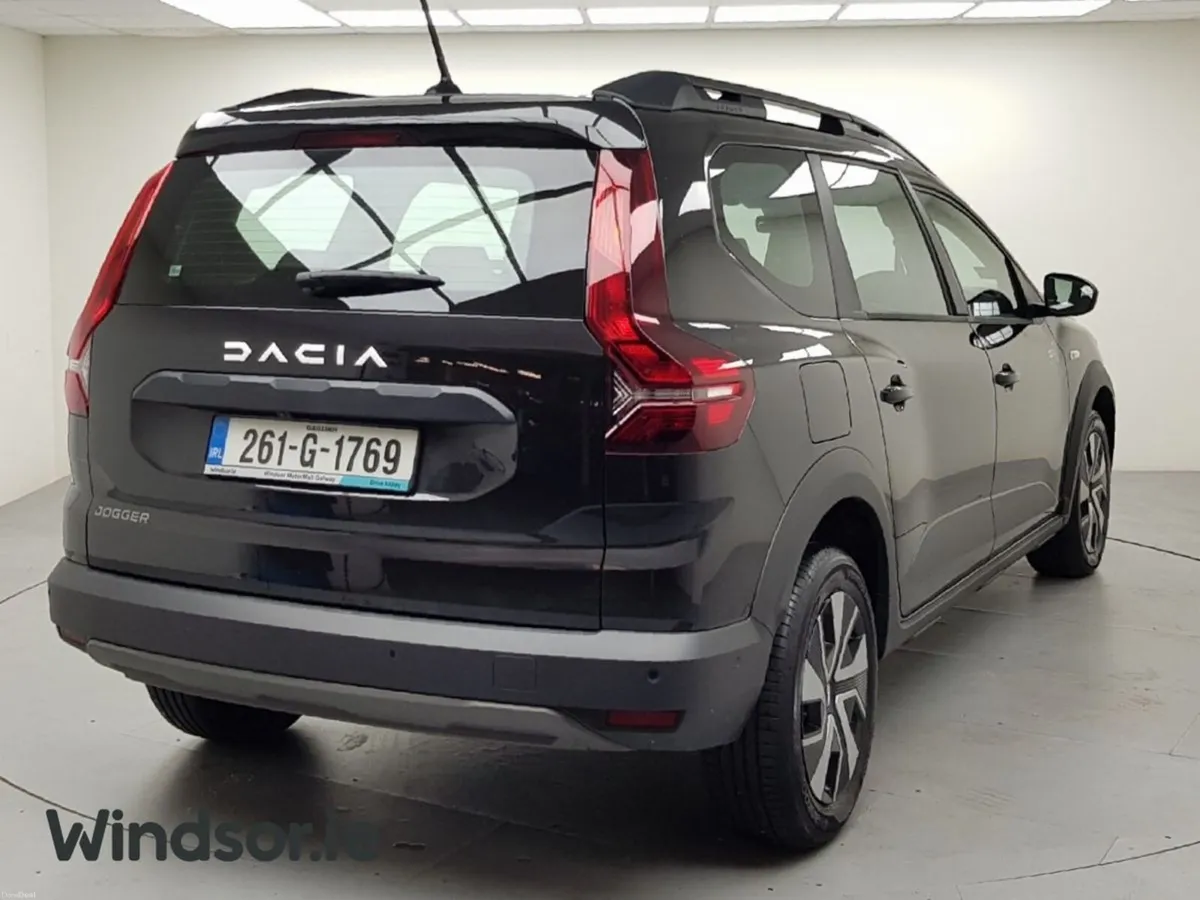Dacia Jogger TCe 110 Expression, 7 Seater - Image 4