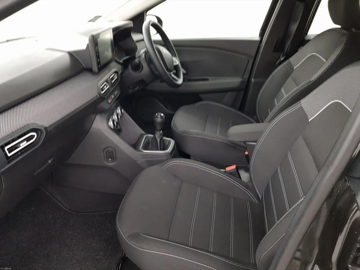 Dacia Jogger TCe 110 Expression, 7 Seater - Image 4