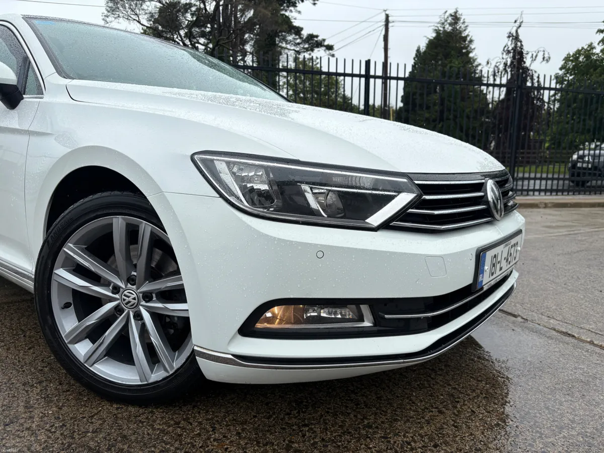 Volkswagen Passat GT Highline - Image 2