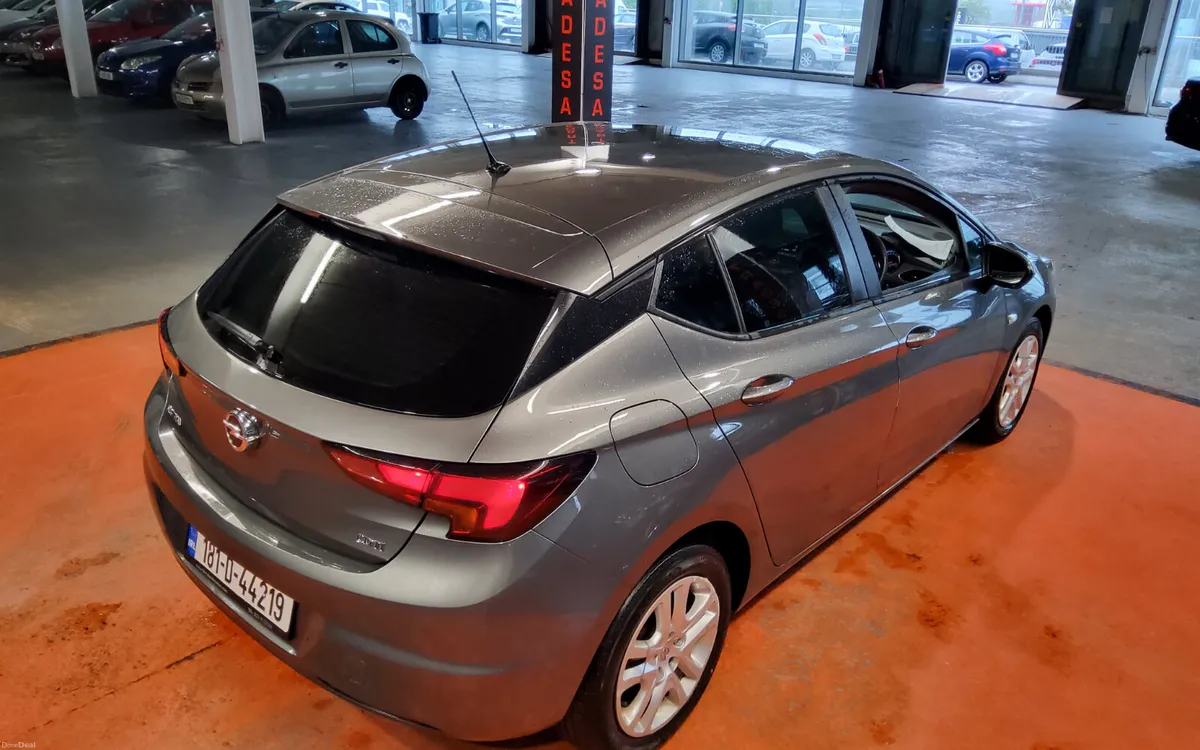 Opel Astra 2018 - Image 3