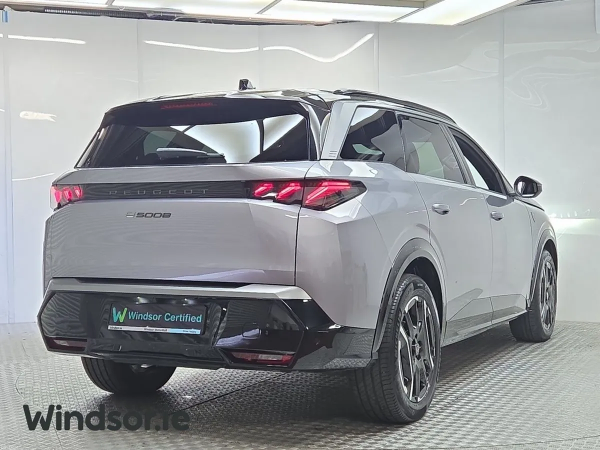 Peugeot 5008 E-5008 GT 73kWh EV 7 SEATER - Image 3