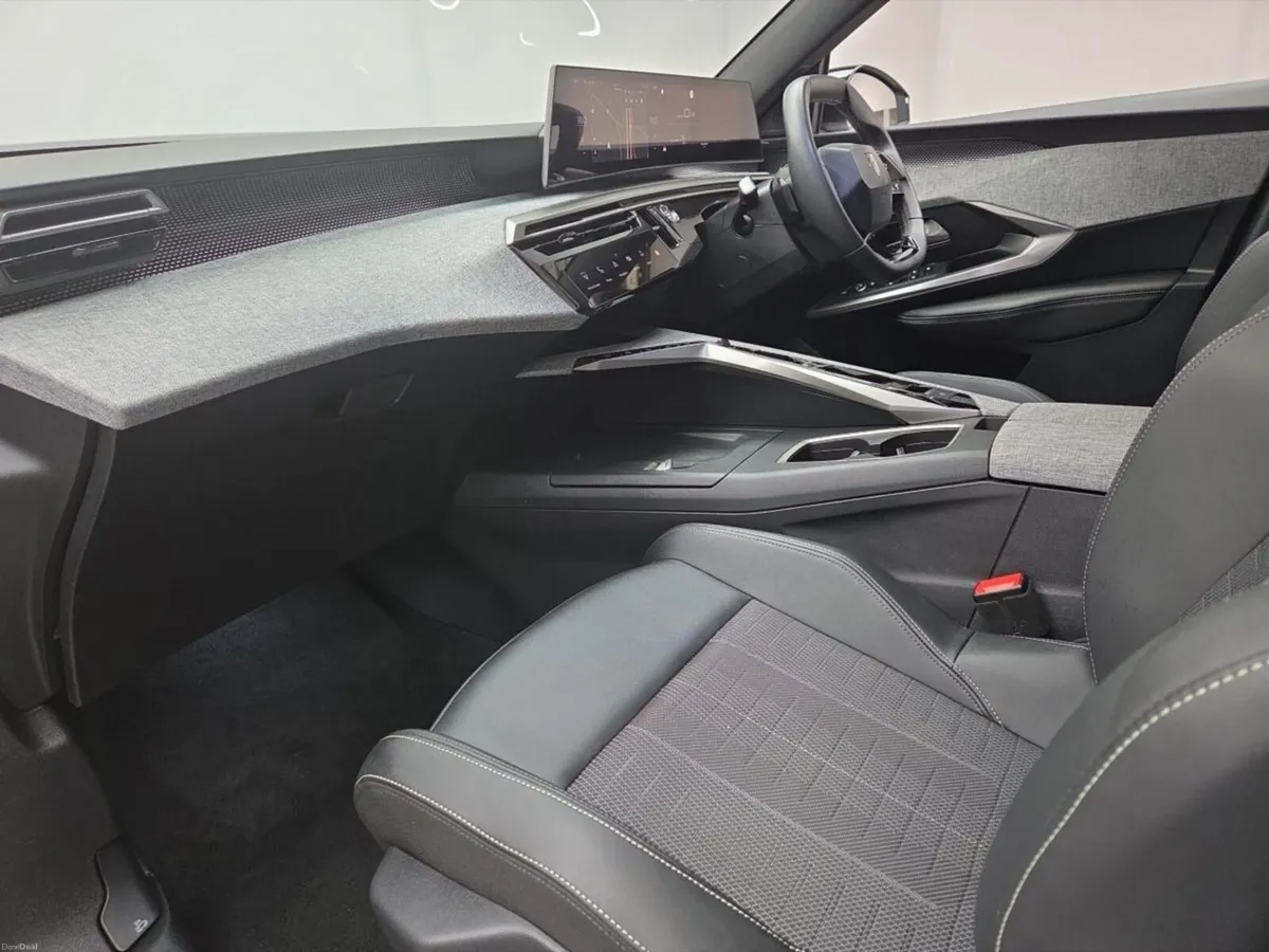 Peugeot 5008 E-5008 GT 73kWh EV 7 SEATER - Image 4